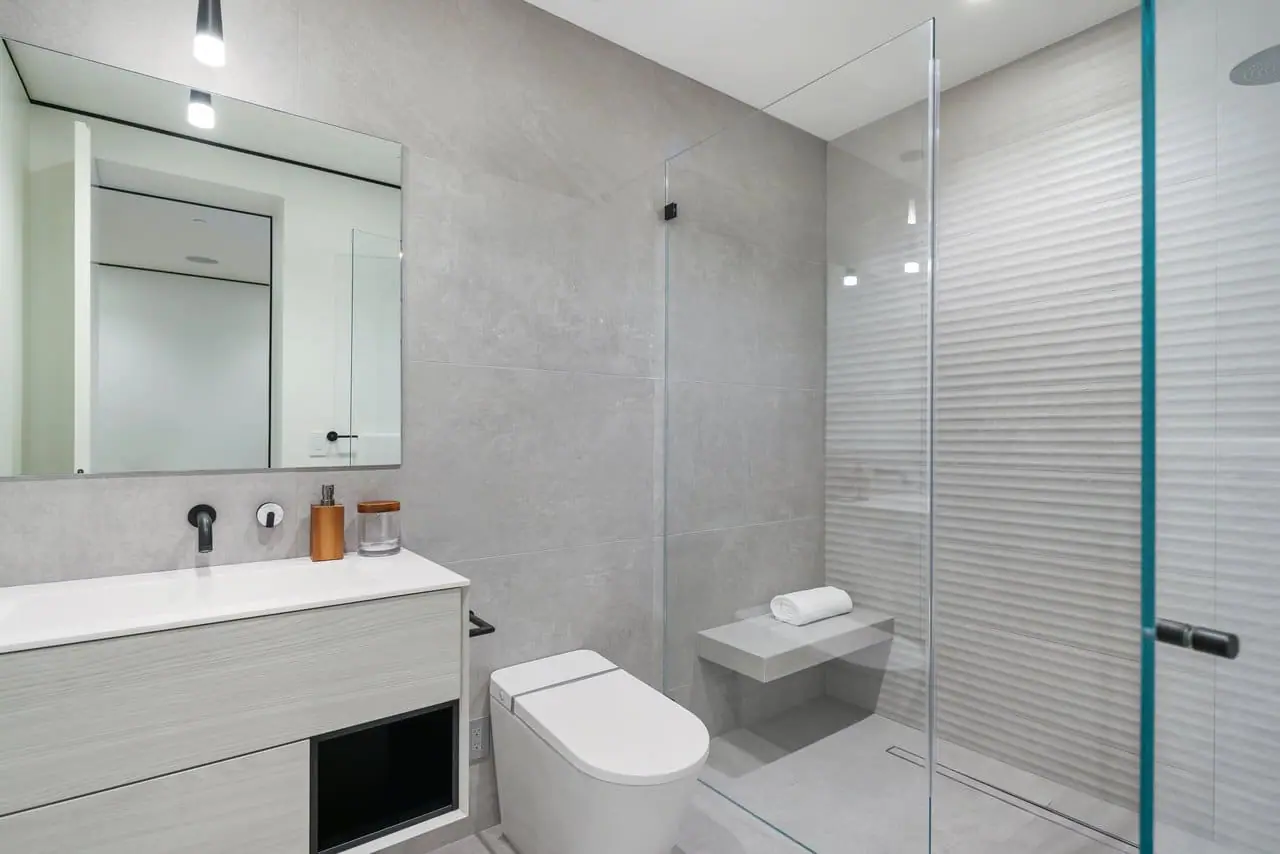 Spa-Inspired Bathroom Suite - Image 5